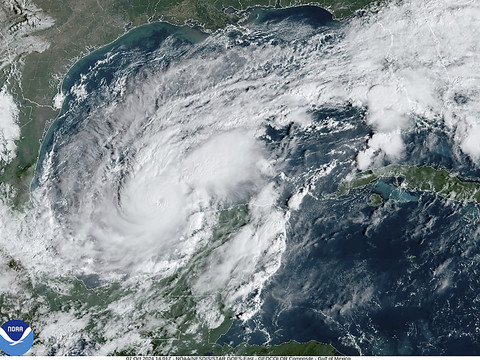 L'ouragan Milton se renforce, menace le Mexique et la Floride