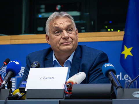 A Strasbourg, Orban tempête contre les 