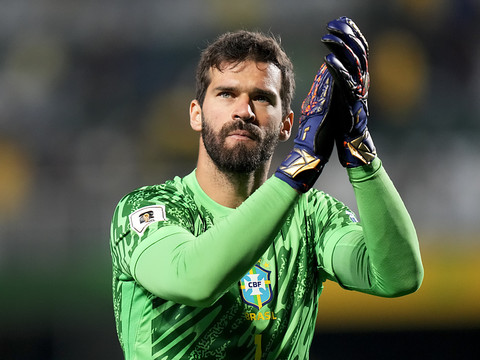 Liverpool: le gardien Alisson Becker blessé aux ischio-jambiers