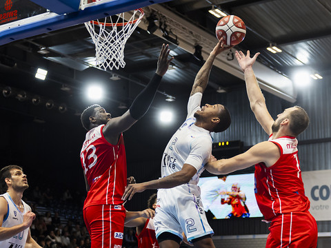 Fribourg remporte le premier trophée de la saison