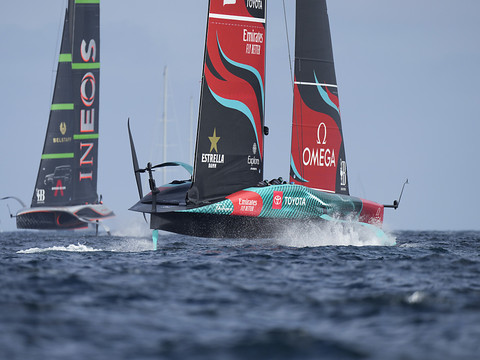 Team New Zealand enfonce le clou face à Britannia