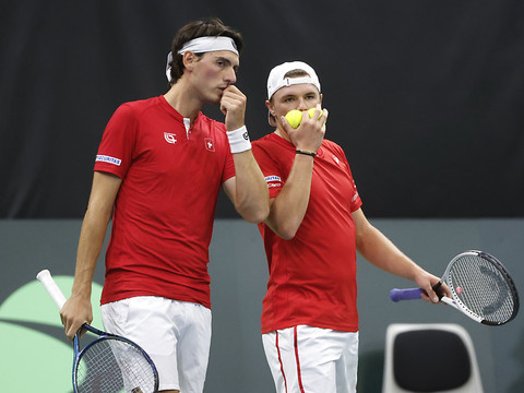 Hüsler se qualifie et rejoint Stricker et Wawrinka