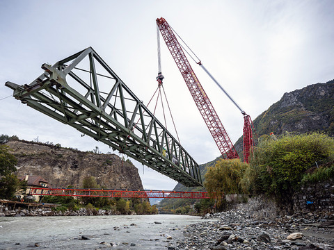 Le pont ferroviaire sur le Rhône entre Sierre et Chippis démonté