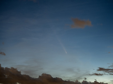 Super lune à l'est et comète à l'ouest jeudi soir