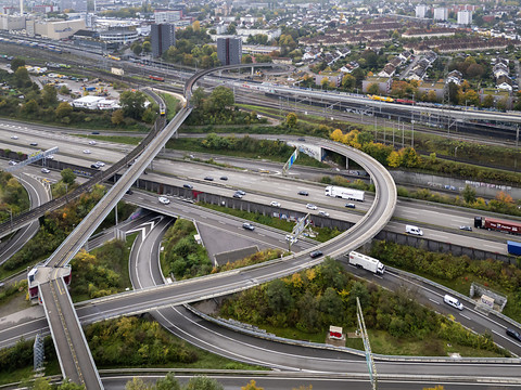 Courte majorité pour l'extension des autoroutes