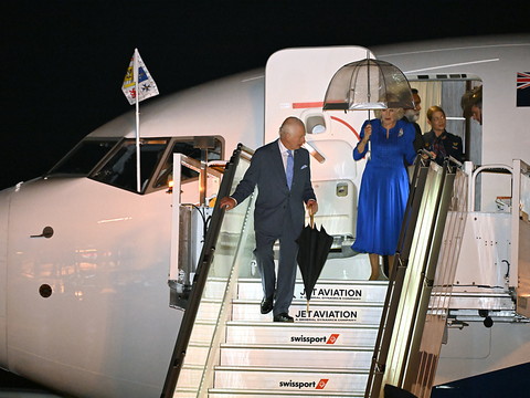 Charles III en Australie pour son 1er long voyage depuis son cancer