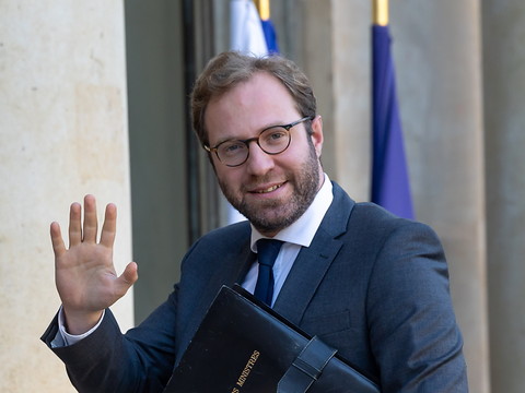 France: une commission rejette la partie 