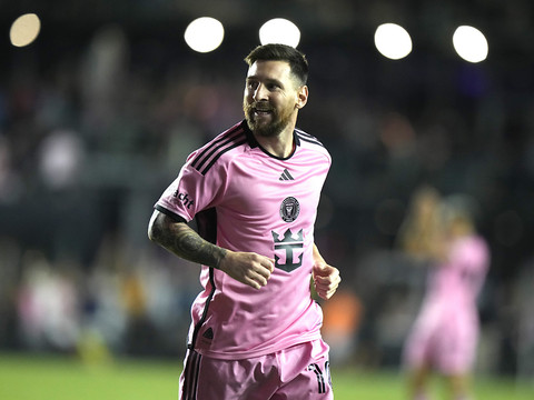 Messi clôt la saison régulière avec un triplé