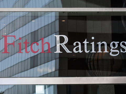Fitch confirme le 