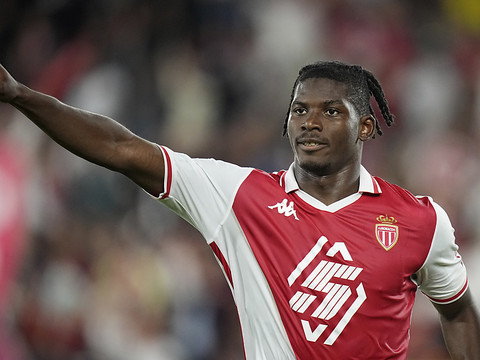 Embolo buteur décisif, Okafor passeur décisif