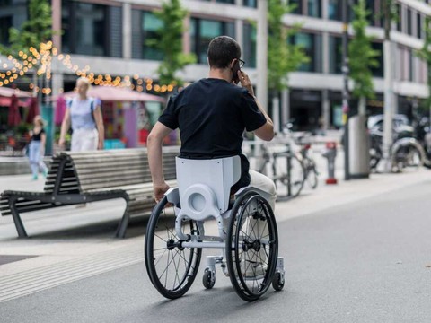 EPFZ: un fauteuil roulant dirigé par les mouvements du dossier