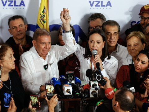 Prix Sakharov aux opposants vénézuéliens Machado et Urrutia