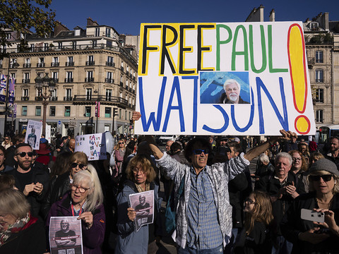 L'écologiste Paul Watson a demandé la nationalité française