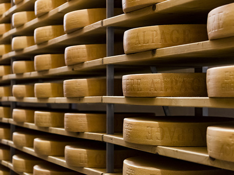 Yens (VD): deux fabricants de Gruyère AOP honorés par leurs pairs