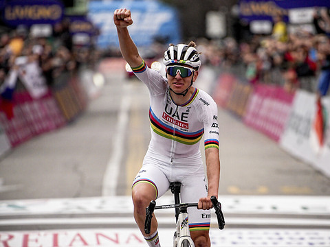 World Tour: Pogacar continue chez UEA jusqu'en 2030