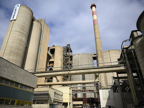 Malgré un recul des ventes, Holcim s'attend à une bonne fin d'année