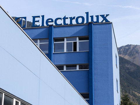 Electrolux repasse dans le rouge au troisième trimestre