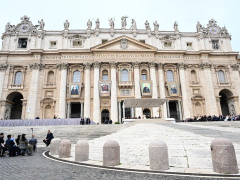 Le Vatican va publier son 1er rapport sur la protection des mineurs