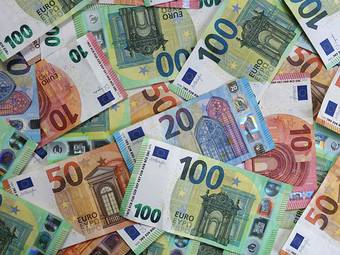 France: l'Assemblée rejette la surtaxe sur les grandes entreprises