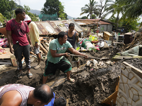 Une centaine de morts dans une tempête aux Philippines