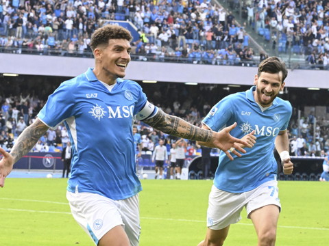 Naples décroche une quatrième victoire de suite
