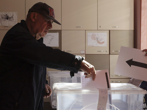 Les conservateurs en tête des législatives