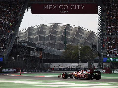 Formule 1: Ferrari gagne encore, cette fois avec Sainz