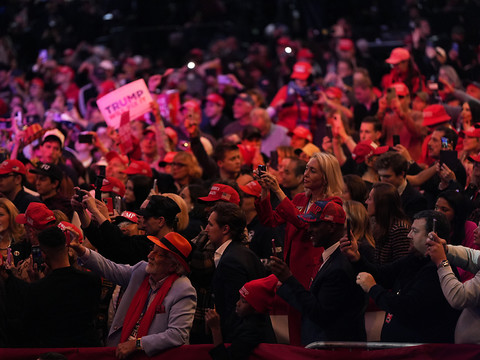 Meeting à New York: Trump s'acharne sur Harris