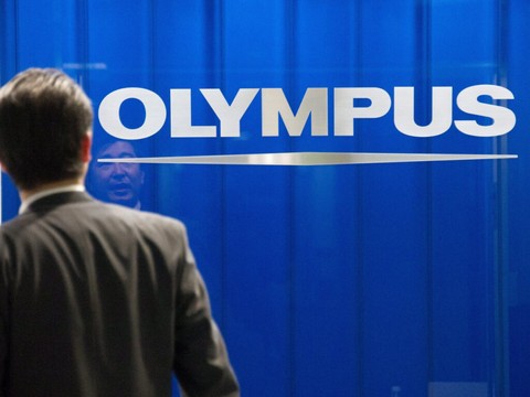 Démission du patron d'Olympus, allégations d'achats de drogues