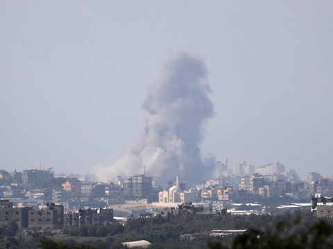 Une frappe israélienne sur Gaza fait au moins 93 morts