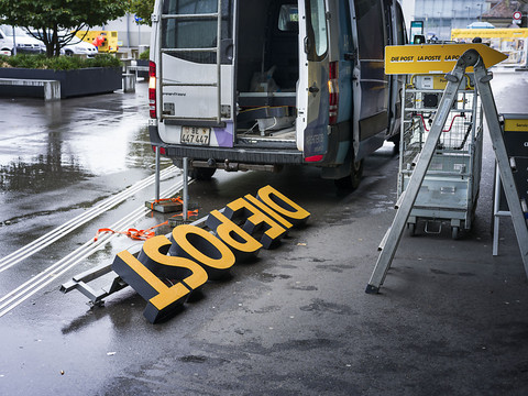 La Poste poursuit la réduction de son réseau de filiales
