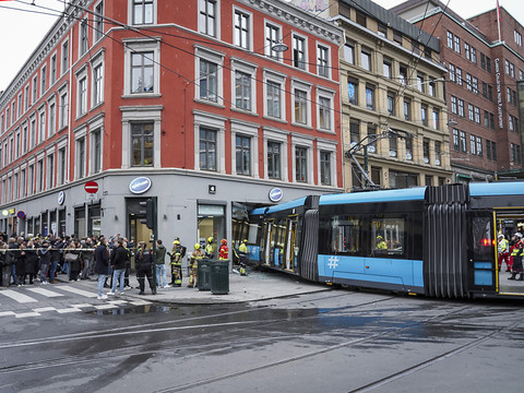 Un tramway fou finit sa course dans un magasin à Oslo