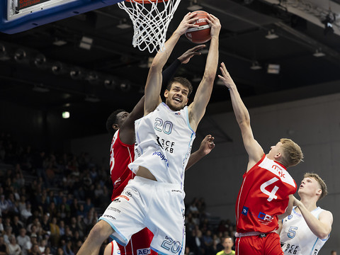 Olympic aux portes de l'exploit devant Cholet