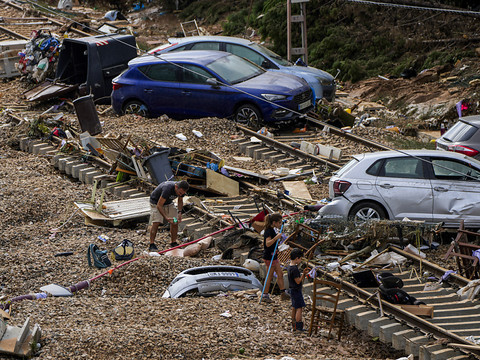 Plus de 150 morts dans les inondations en Espagne