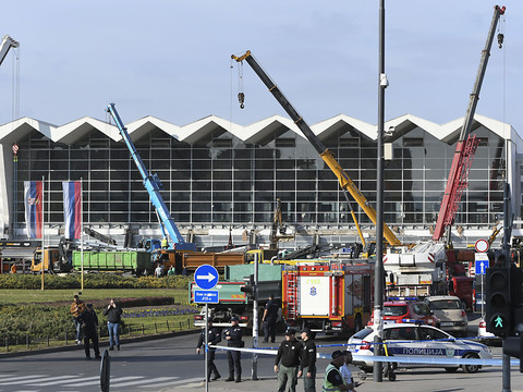Le bilan de l'accident dans une gare en Serbie grimpe à 14 morts