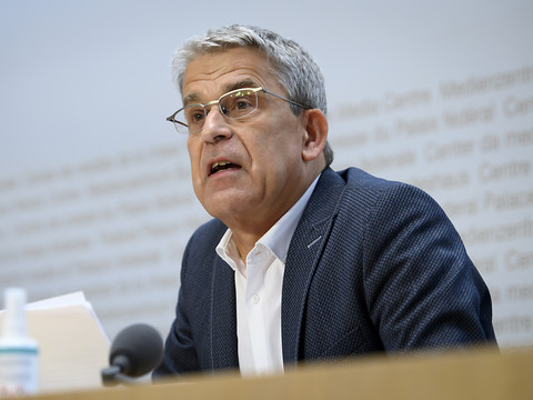 Covid: des réserves 