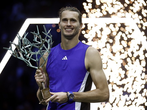 Alexander Zverev gagne un 7e Masters 1000 à Paris