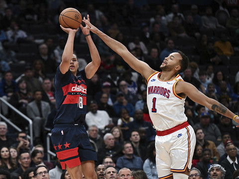 George inscrit 20 points face aux Warriors