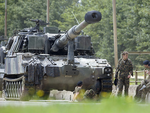 Nouveau char d'artillerie allemand pour l'armée suisse