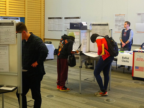 Harris ou Trump: jour de vote historique en Amérique