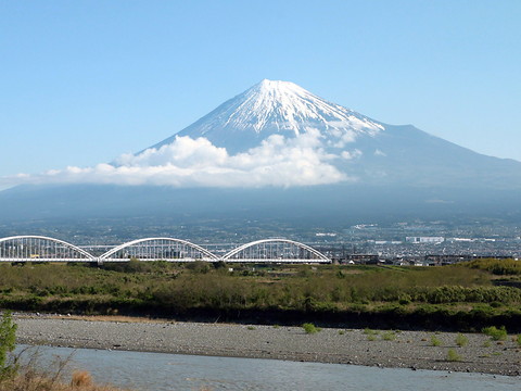 Japon: première neige sur le mont Fuji, la plus tardive jamais vue