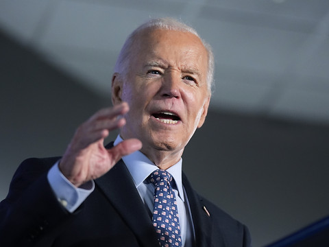 Biden félicite Trump et l'invite à la Maison Blanche