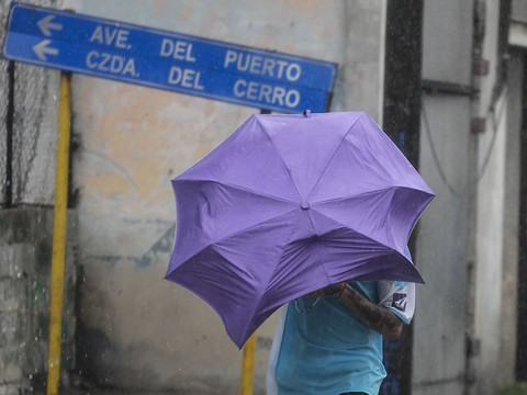 L'ouragan Rafael, de catégorie 3, a touché terre à Cuba