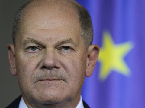 Allemagne: Scholz sommé de lâcher rapidement le pouvoir