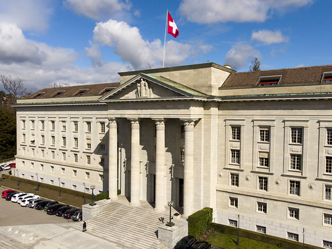 AVS: le TF tranchera le 12 décembre sur une nouvelle votation