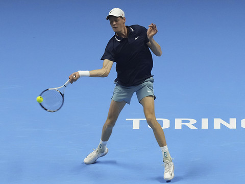Sinner s'impose en patron face à De Minaur