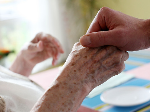Forte hausse des coûts des EMS et des soins à domicile en 2023