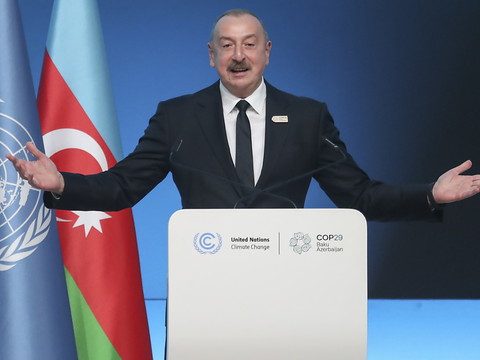 A la COP29, l'Azerbaïdjan défend le pétrole