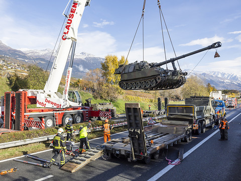L'A9 rouverte après l'accident à Sierre entre 2 camions de l'armée