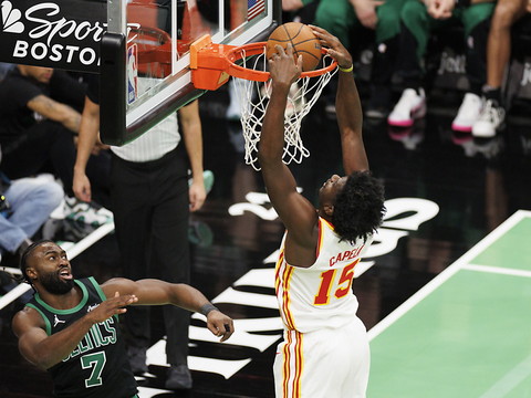 Atlanta bat le champion Boston d'un point